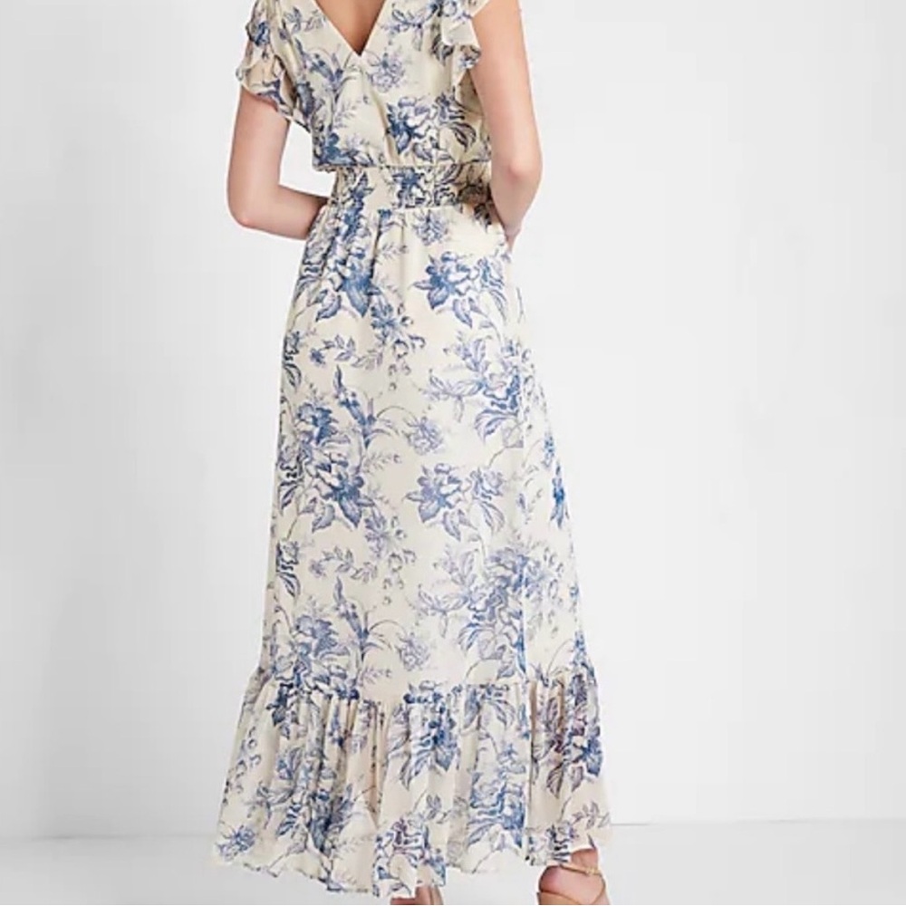 Express Blue and Cream Floral Midi Dress - Picture 2 of 8